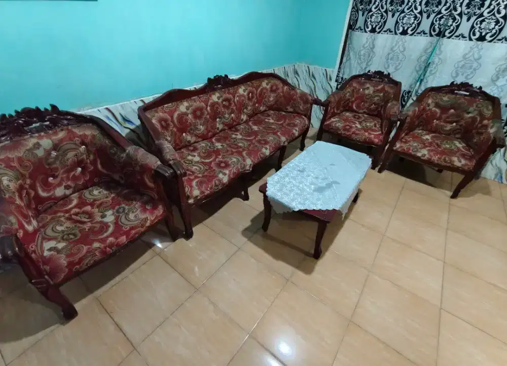 Sofa Tamu Kayu Ukiran Klasik 1 Set