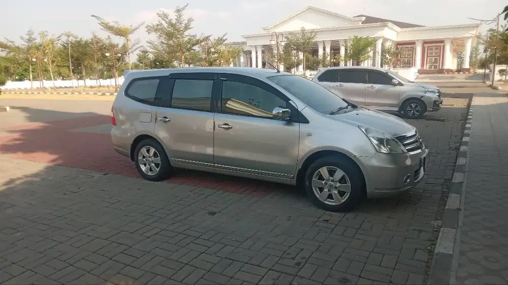 Grand Livina Ultimate 6 speed limited edition