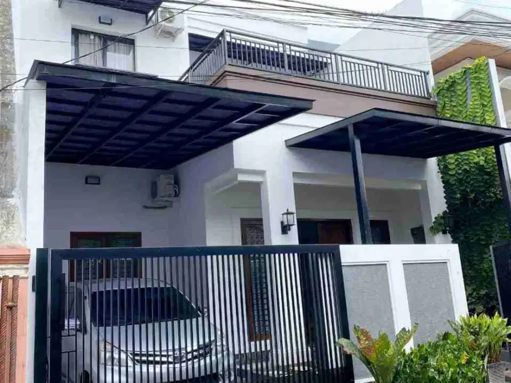 Di jual Rumah Cantik Furnished Tanah Luas Dalam Komplek Strategis