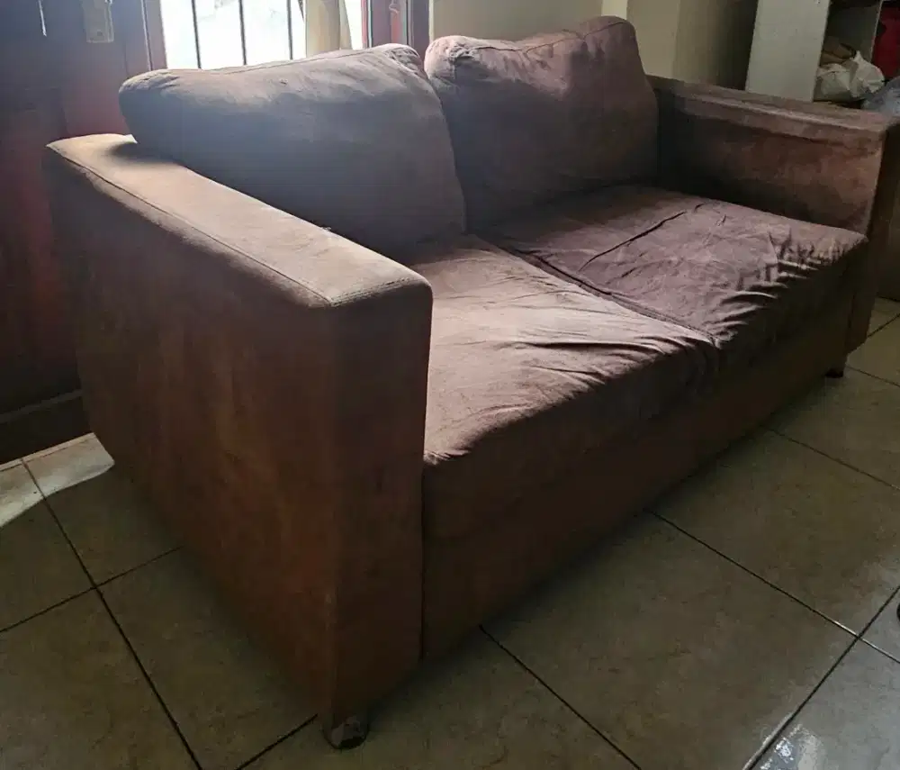 Sofa 2 Seater Informa Coklat Beludru