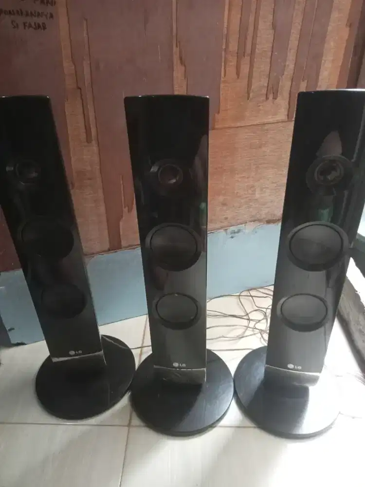 Dijual speaker/speker tower merk LG