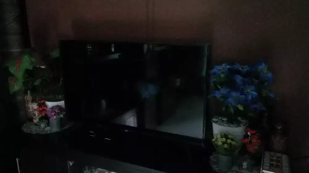 Jual cepat TV LED 43 merk LG (bukan smart TV)