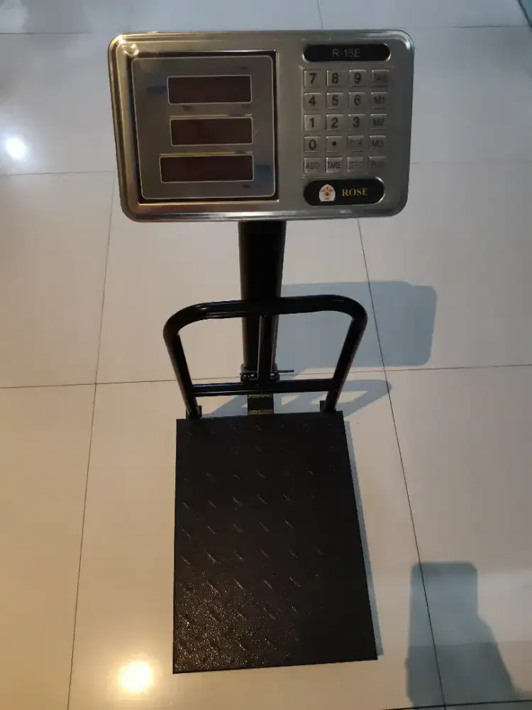 Timbangan digital 150 kg plus Charger