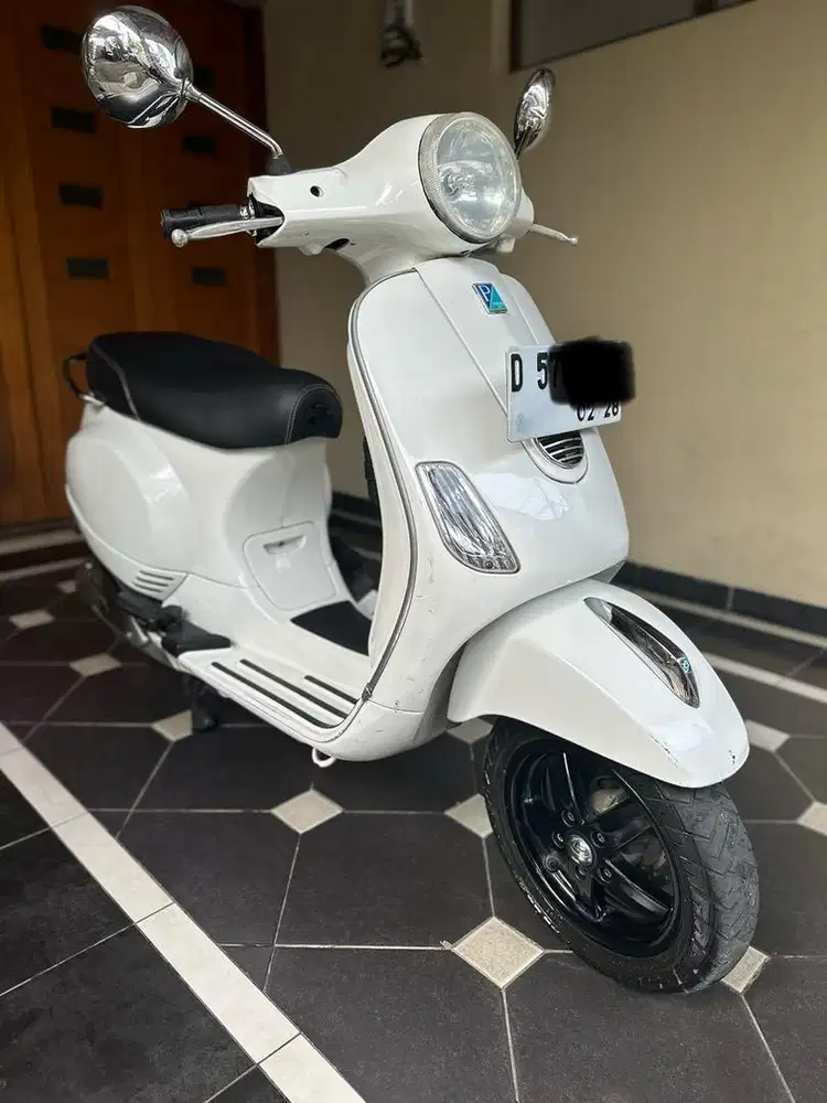 Vespa LX 150 LV Matic Putih Low KM