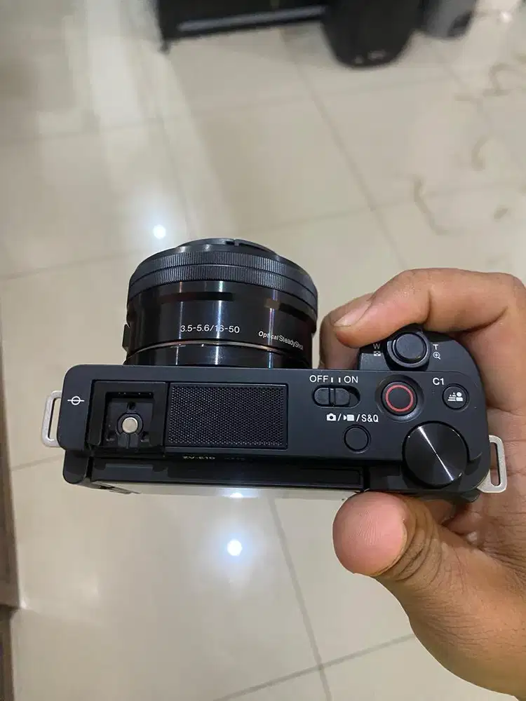 Sony ZV E10 + Kit Lens