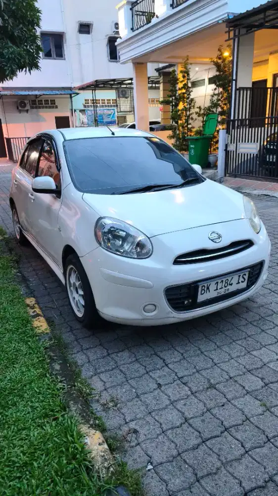 Nissan March 2013 1.2 AT