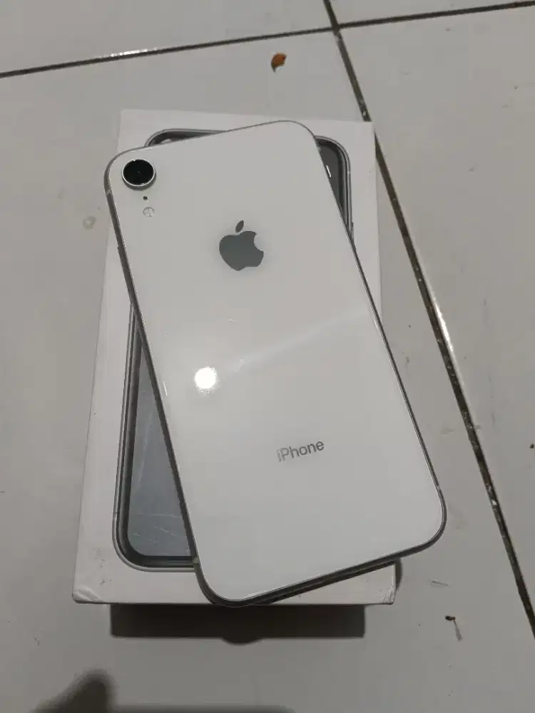 iPhone XR 128GB white inter