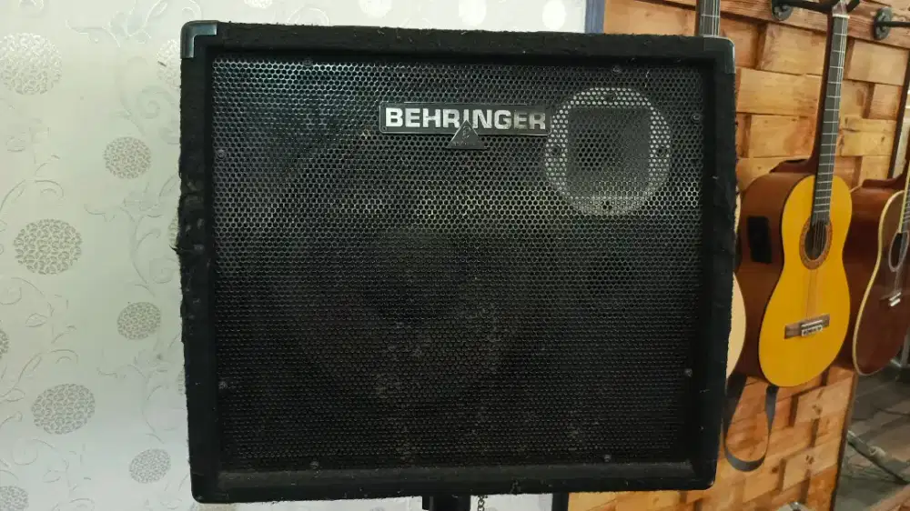 Amply kybord behringer ultra tone