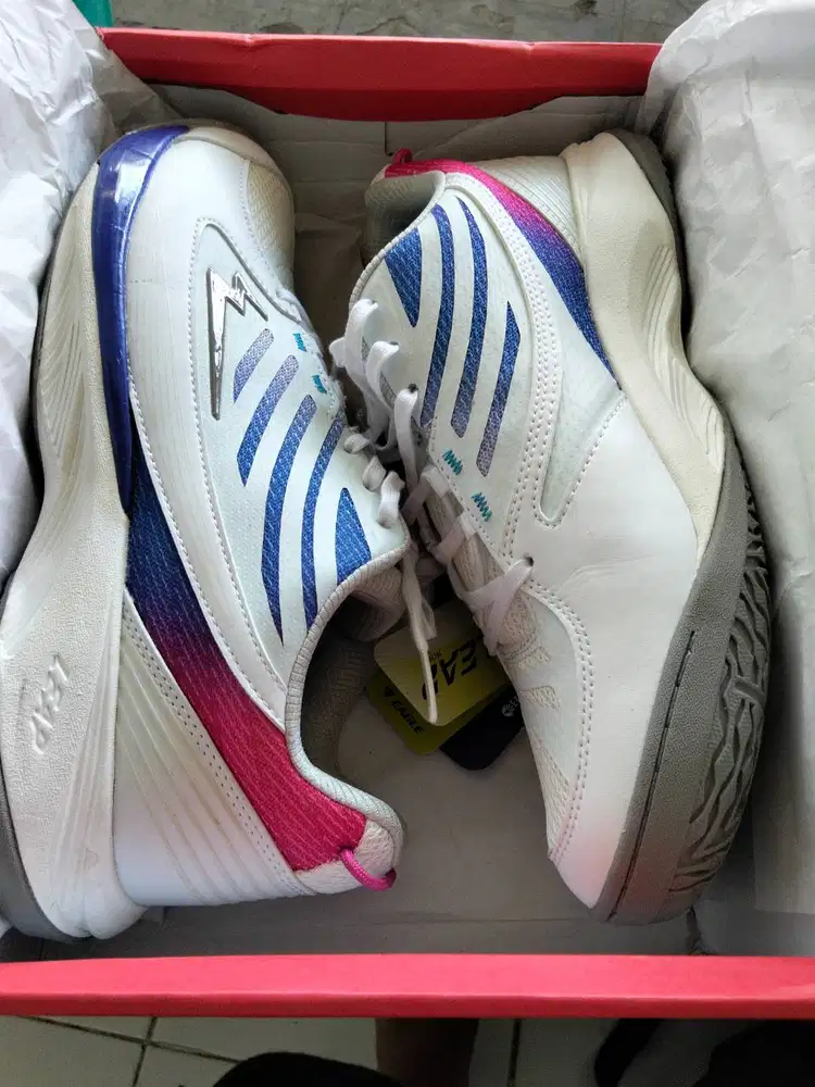 Sepatu Badminton Eagle Driva Flow. Bekas baru dipakai sekali