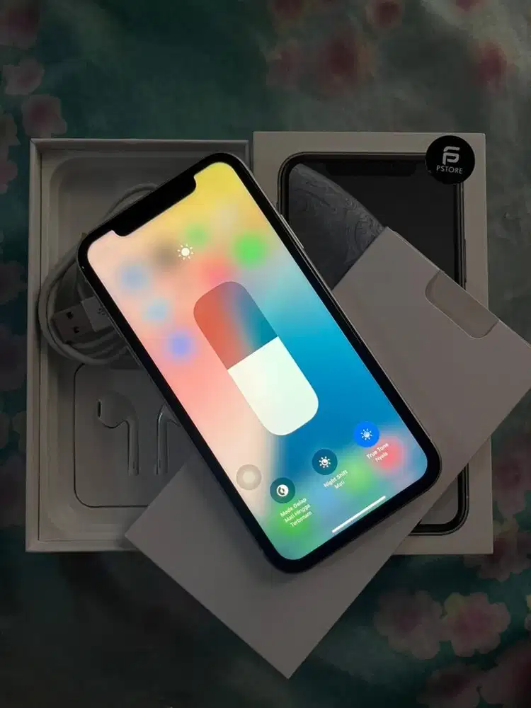 Iphone xr 128 likenew
