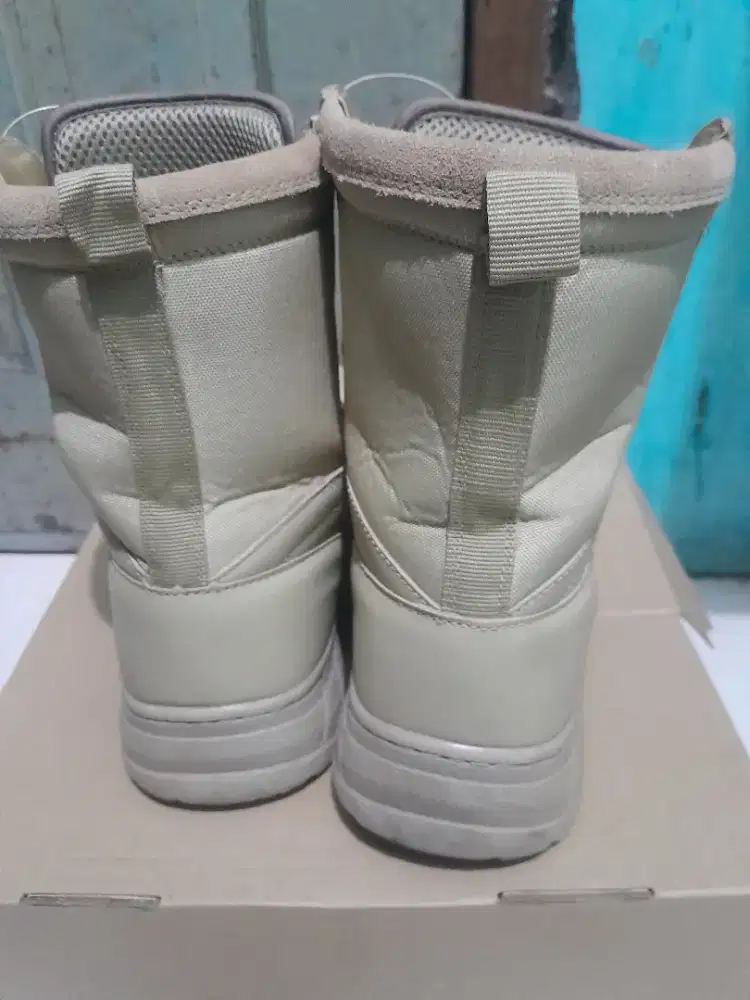 Sepatu PDL ,ukuran 42 .