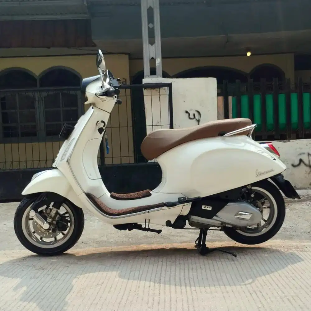 Vespa Primavera ABS 150 cc Tahun 2022 ISTIMEWA