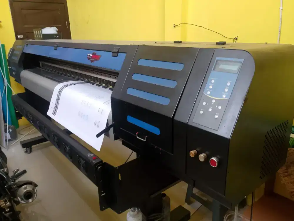 Mesin print stiker dan mesin cutting stiker