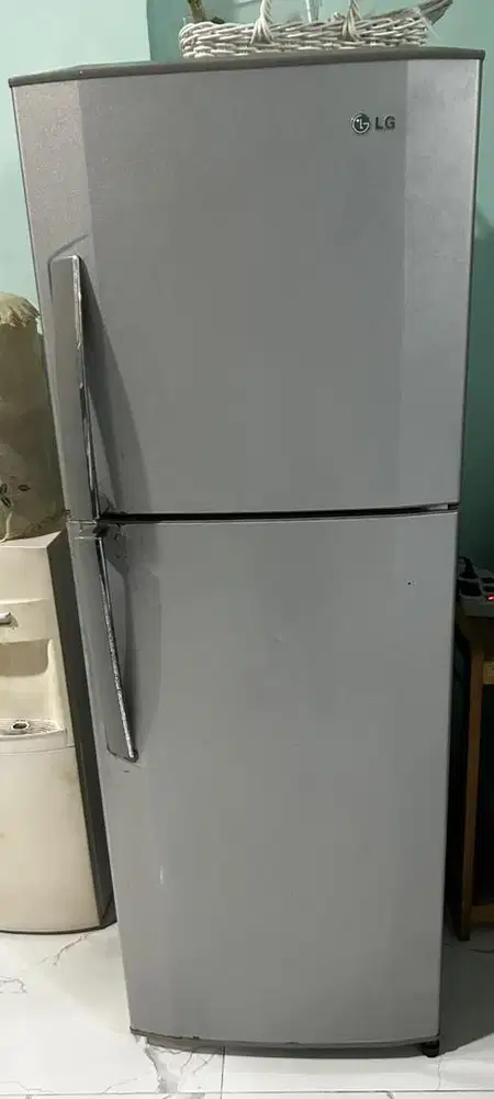 Kulkas 2 Pintu LG masih dingin
