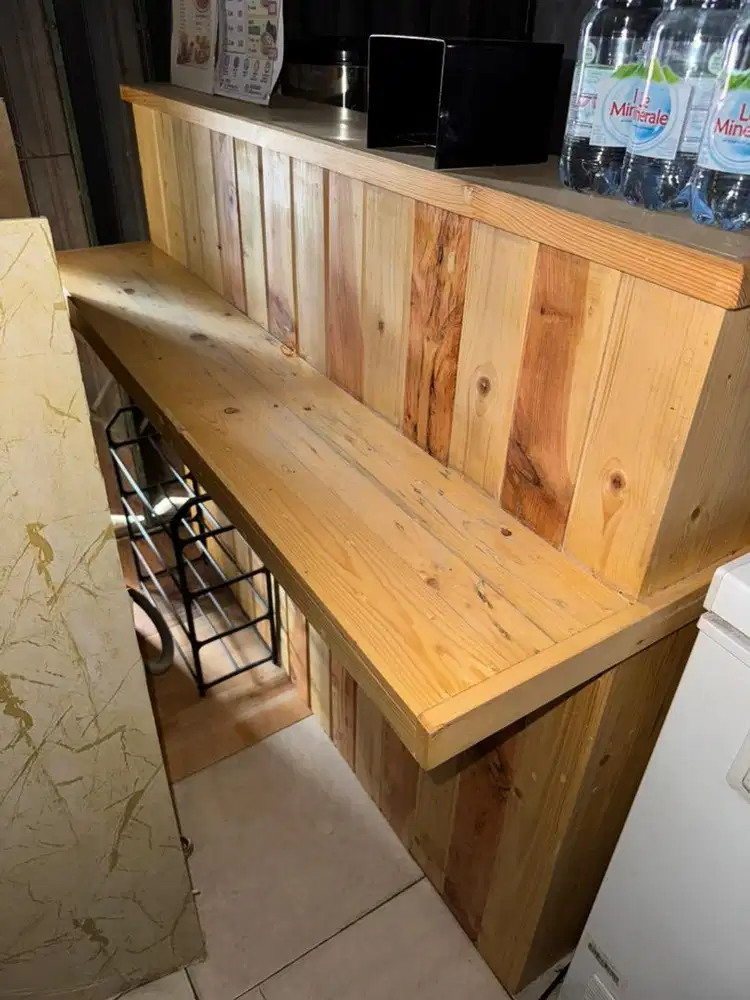 Dijual Meja Warkop / Meja Bar Kayu Minimalist (Baru 4 Bulan Pakai)
