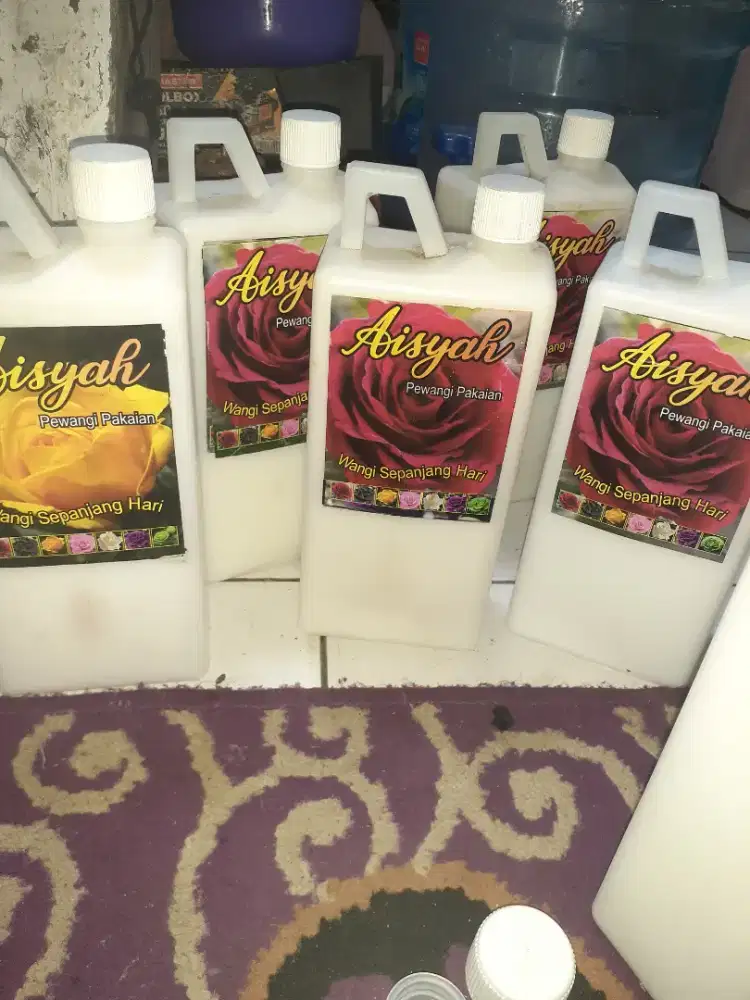 Pewangi pakaian