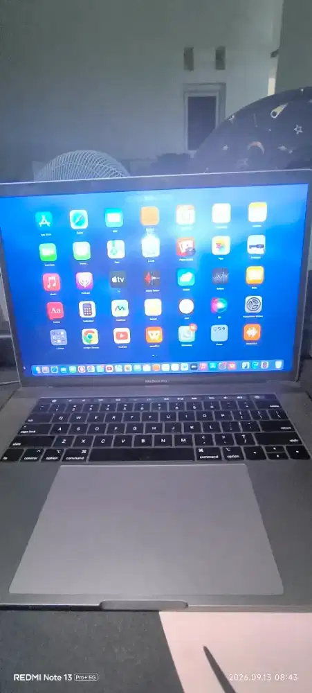 MacBook pro 2018 toucbar 15 inci