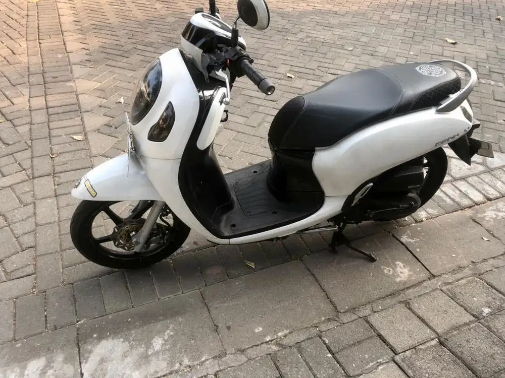 honda scoopy 2021 white