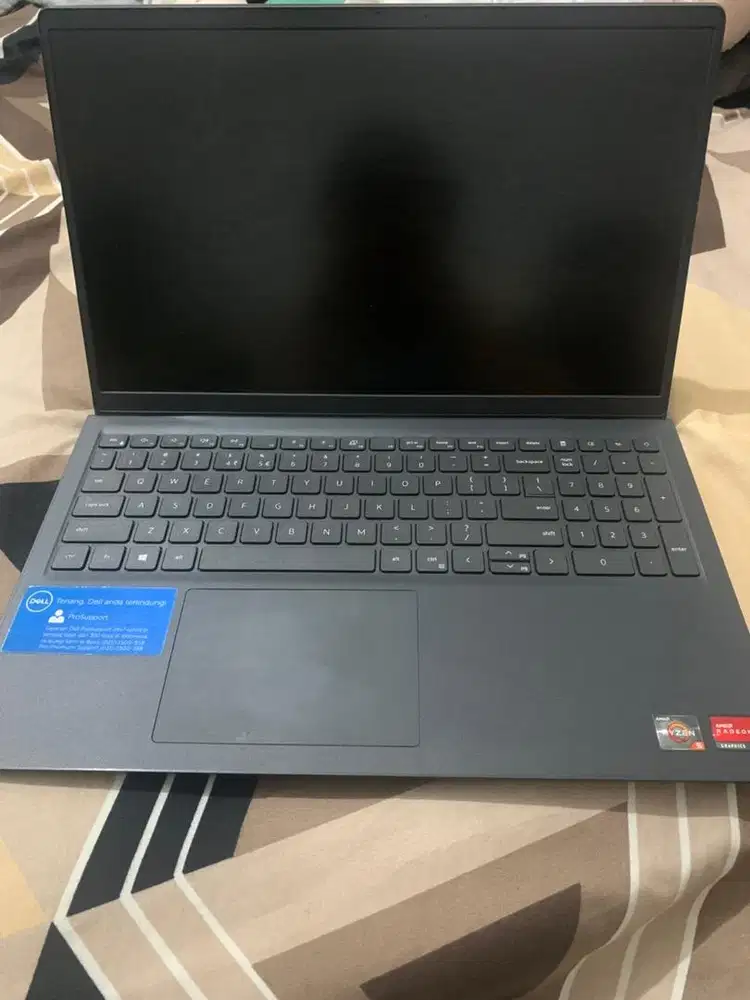 Laptop Dell Vostro 3515