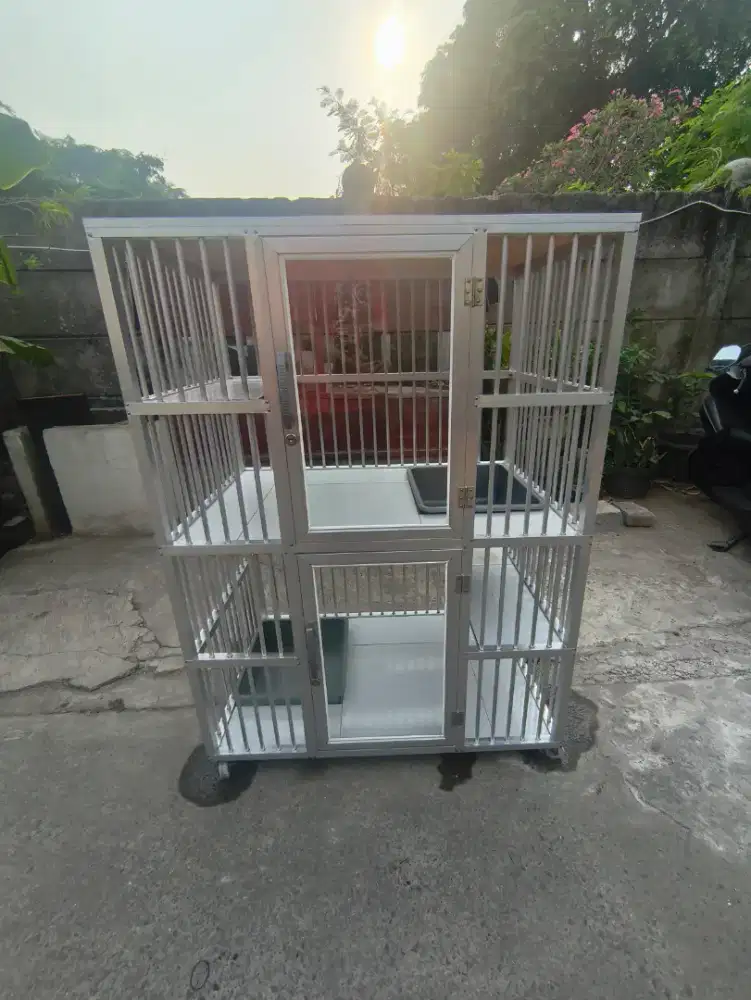 Kandang kucing 2 pintu bersih like new