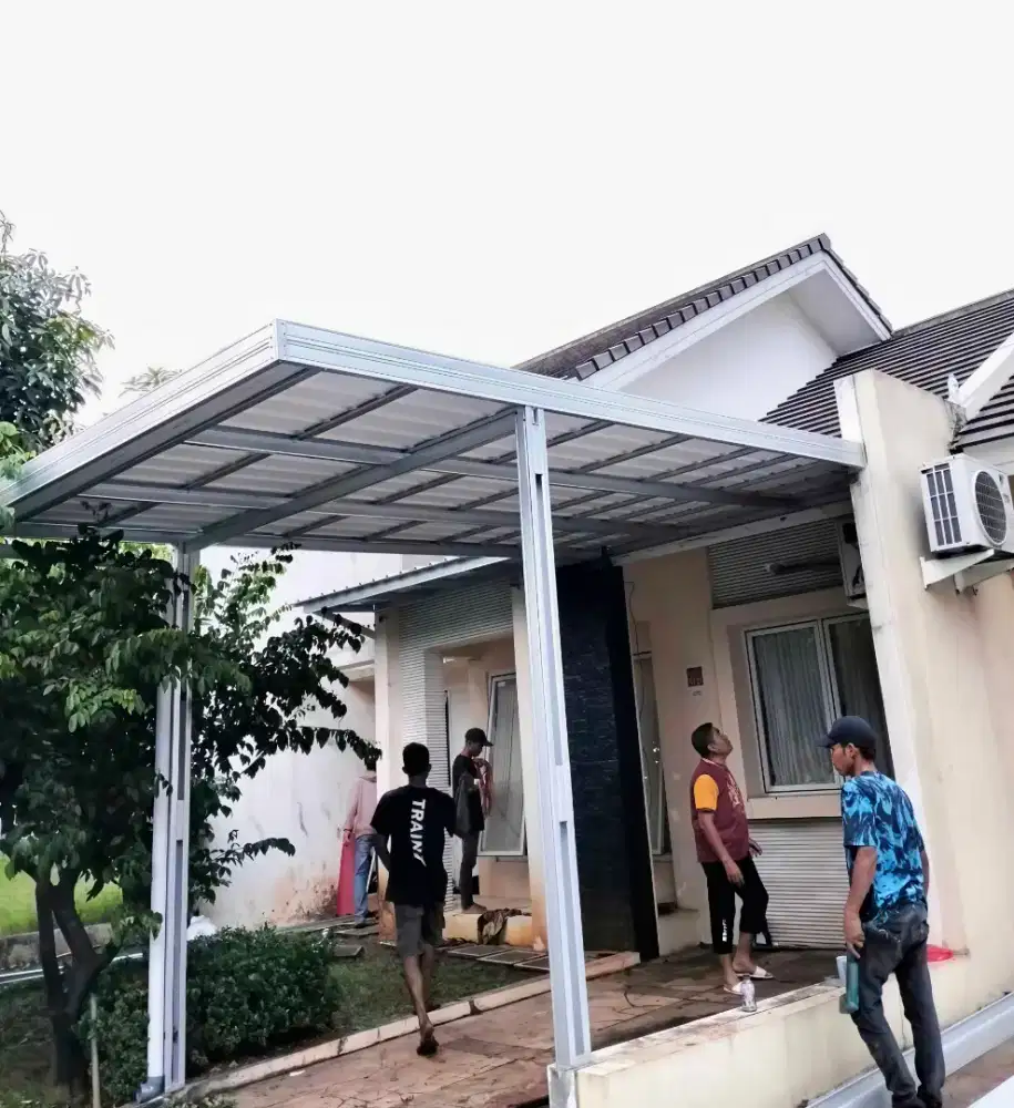 Kanopi baja ringan dan garasi