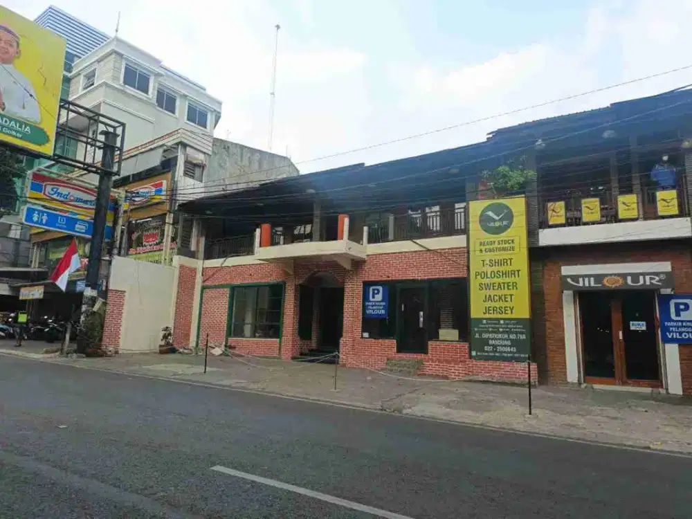 DISEWAKAN TEMPAT USAHA MAINROAD DIPATIUKUR DAGO BANDUNG