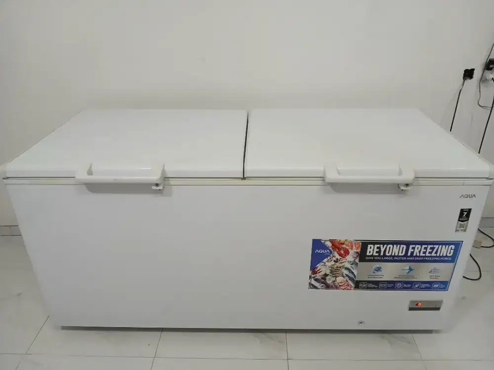 Freezer Box 2 pintu Merk Aqua 719 Liter murah bandung