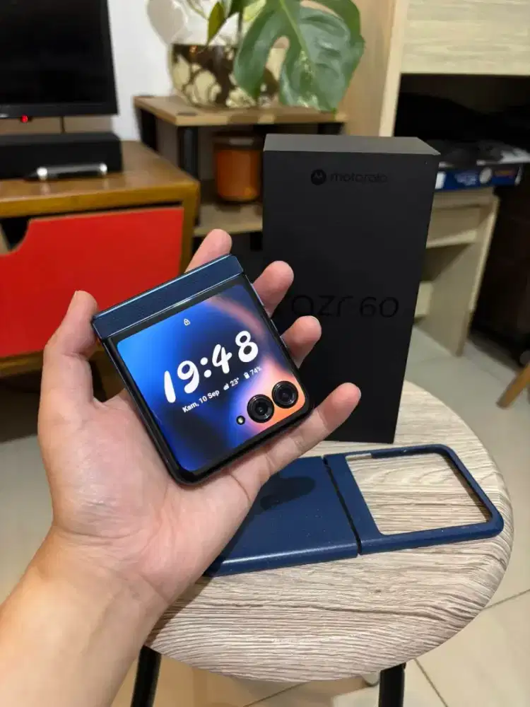 Motorola Razr 60 8/256 Resmi