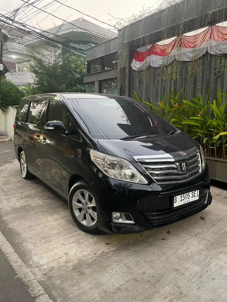 Toyota Alphard 2.4 Bensin 2014