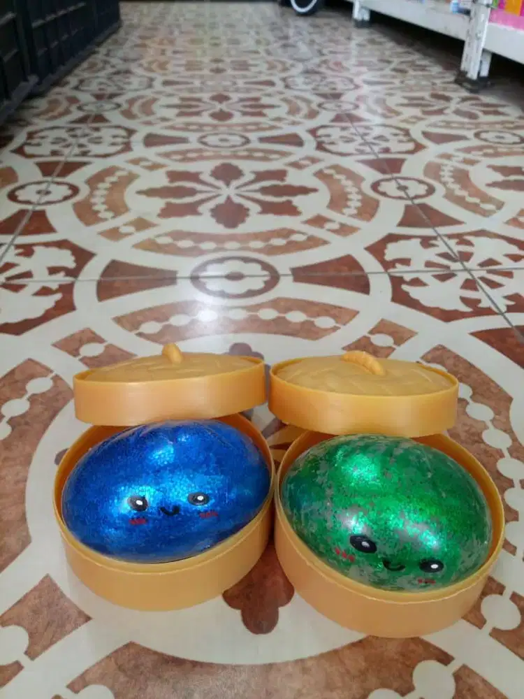 mainan aanak dumping squishy