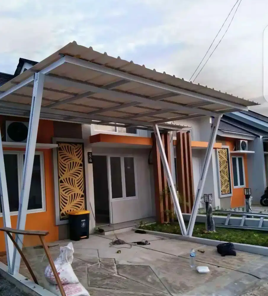 Kanopi baja ringan dan garasi