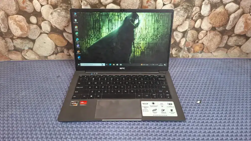 Laptop SPC Amd Ryzen 5 3500U - 16GB -SSD 256GB -MULUS 96% -Desaigner