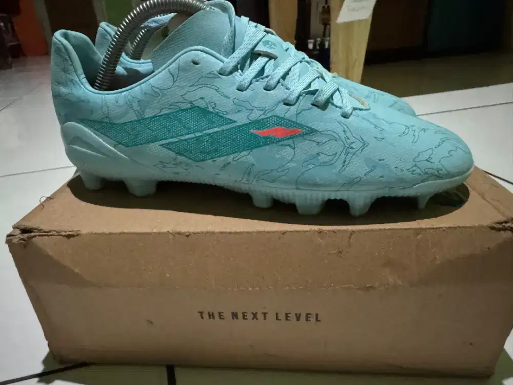 Dijual sepatu futsal anak merk MILLS
