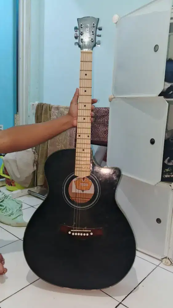 Gitar akustik second