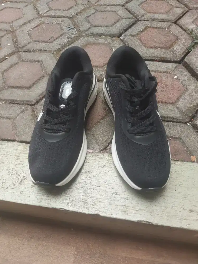 Sepatu Runing  Nike