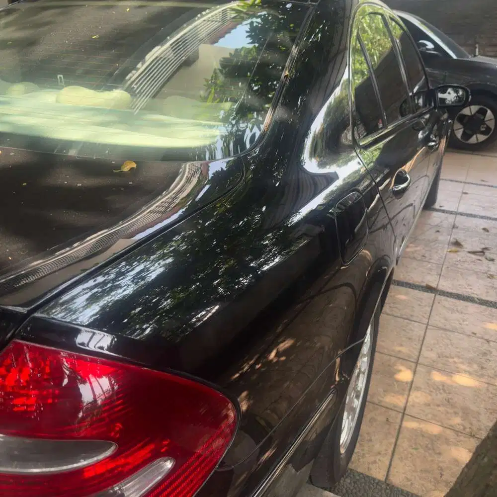 Mercedes-Benz E240 2006 Bensin