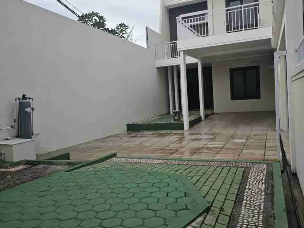 DIJUAL RUMAH 2 LANTAI LIKE NEW SEMI FURNISHED DI VILLA MUTIARA CIBUBUR 1 – DEKAT LRT HARJAMUKTI