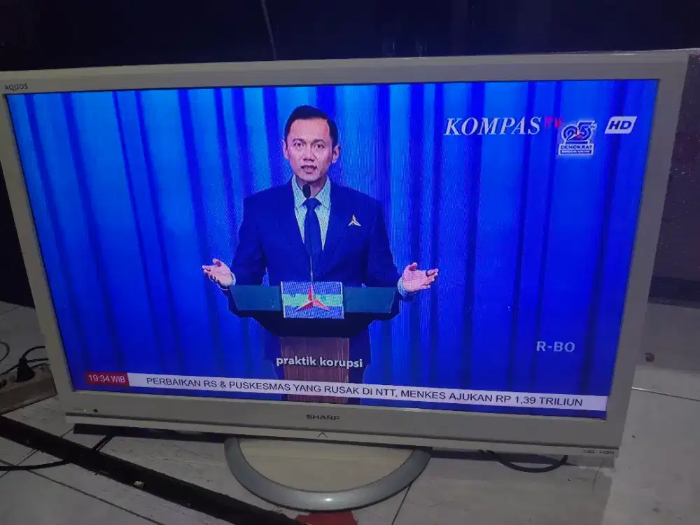 LED Sharp Analog 32 normal jernih dan masih orisinil