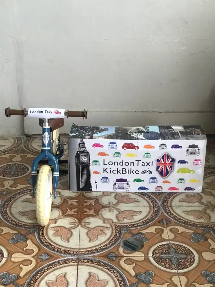London Taxi Balance Bike