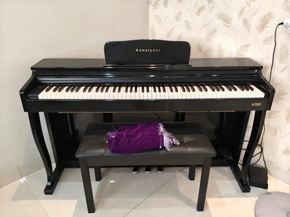 PIANO ELEKTRIK 1 set berserta kursi
