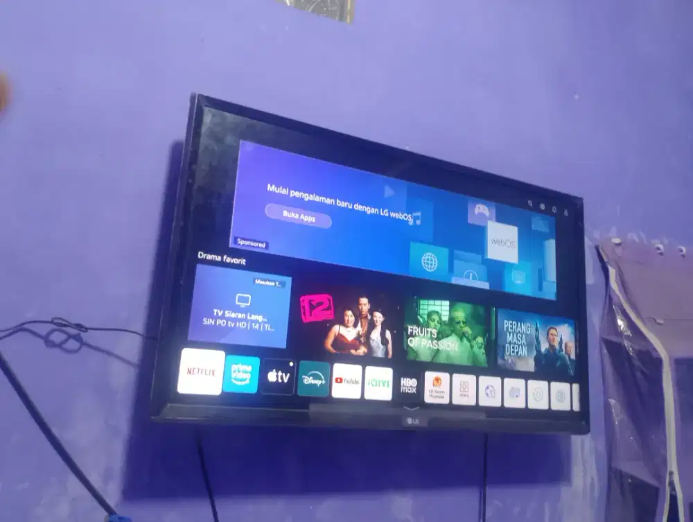 tv LG smart 32 inc YouTube Netflix sudah HDMI minus tidak ada kaki nya