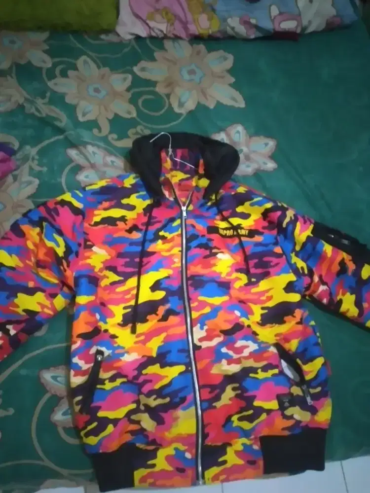 Jaket zhypers varsiti