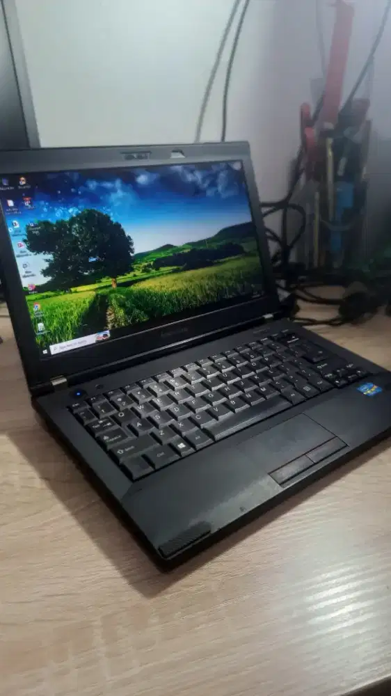 Lenovo Core i5 ram:8 HDD 320 layar 12 Inch Siap Pakai
