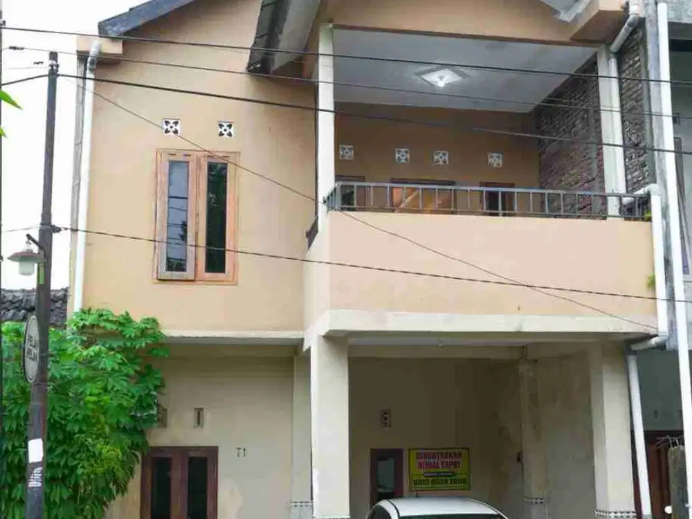 DIJUAL RUMAH 2 LANTAI SEMI FURNISHED DEKAT KAMPUS UMY JOGJA