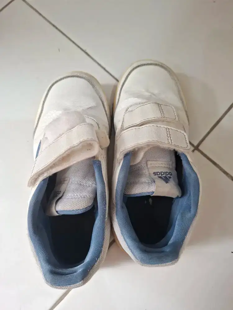 Sepatu Adidas Disney Uk. 30