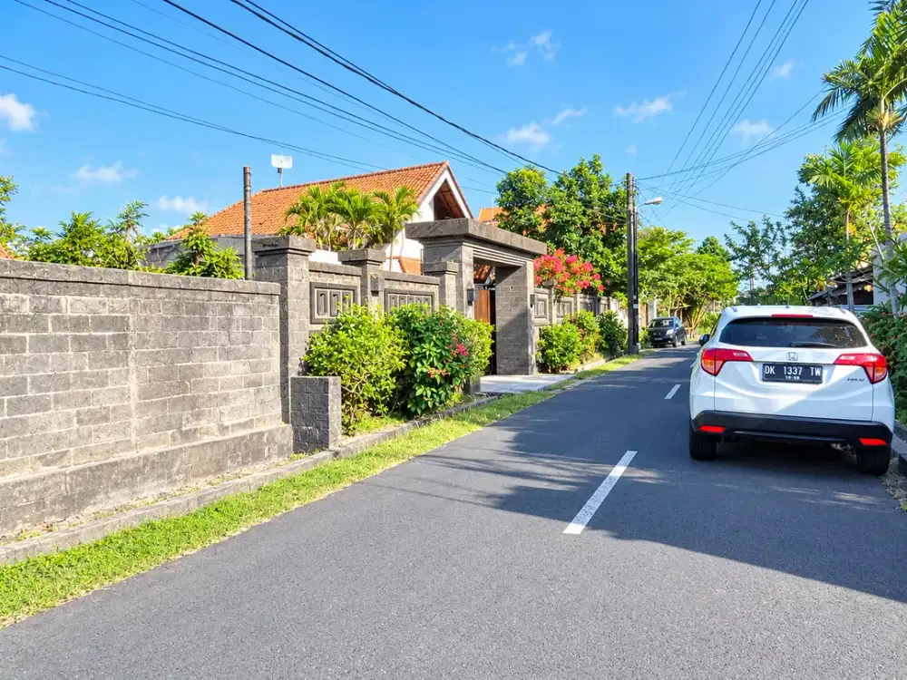 RUMAH Strategis di PUSAT KOTA RENON DENPASAR