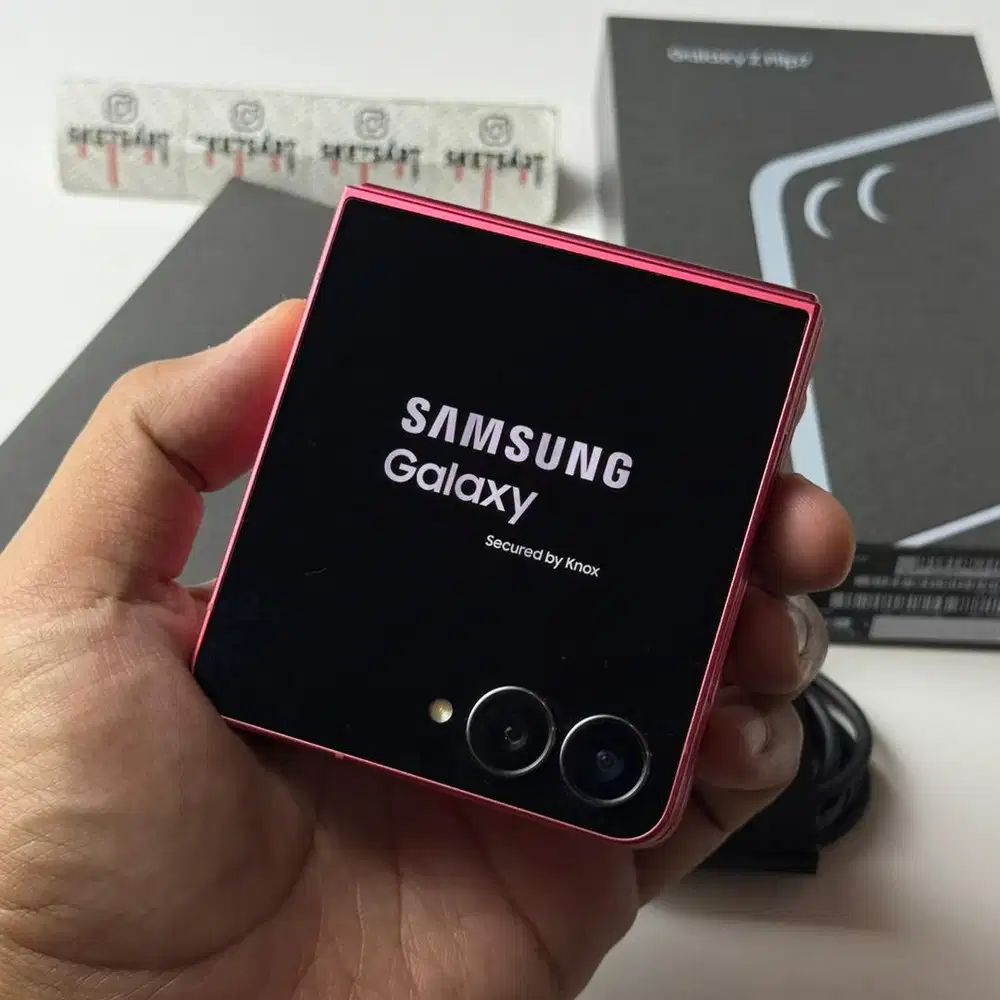 Samsung Galaxy Z Flip 7 256gb Red  Garansi Resmi