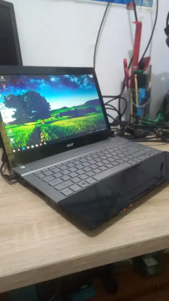 Acer Core i5 V3-417G SSD:256 Ram:8 GB Normal Pemakaian