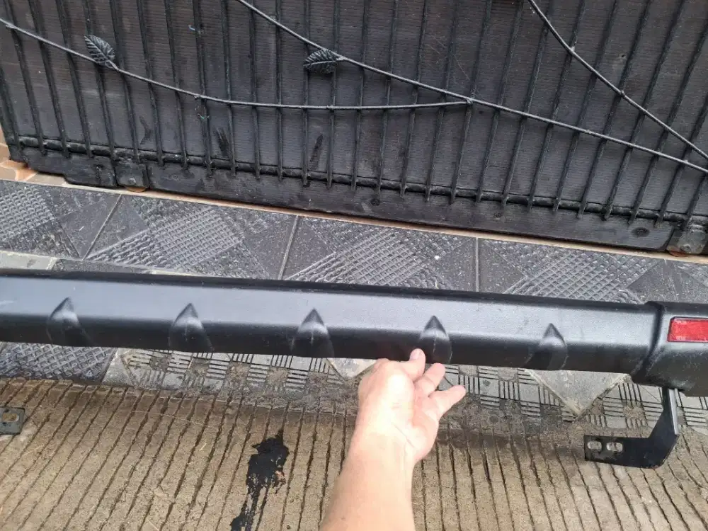 Di jual tanduk bumper belakang dan xenia type sporty original thn 2010