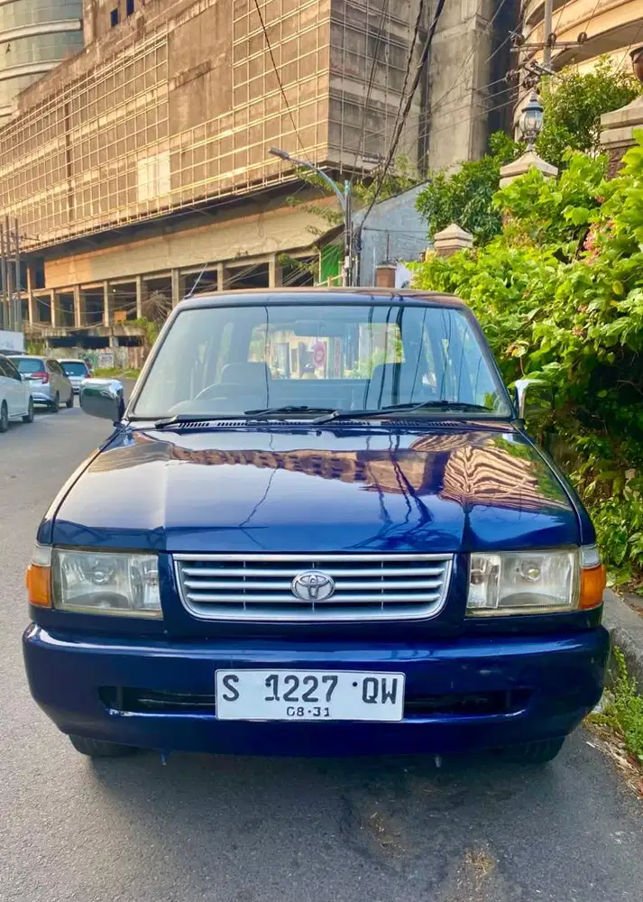Toyota kijang kapsul
